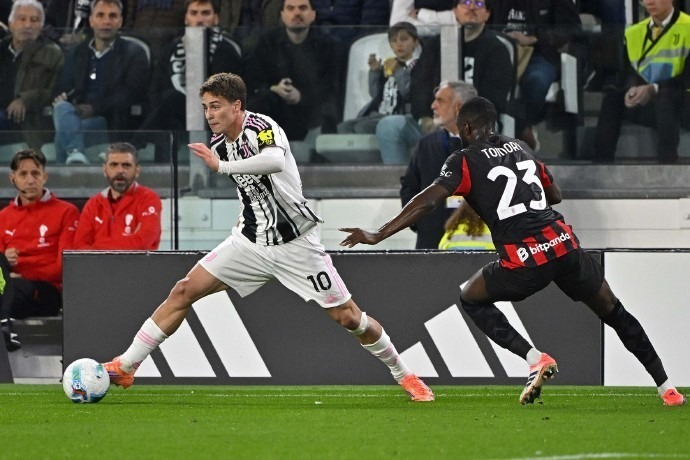 41岁詹姆斯场均27.7分7.7板7.8助攻！命中率52%！历史独一档！