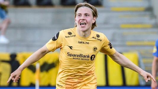 NBA为詹姆斯打造专属球衣补丁，独一无二引发退役猜测