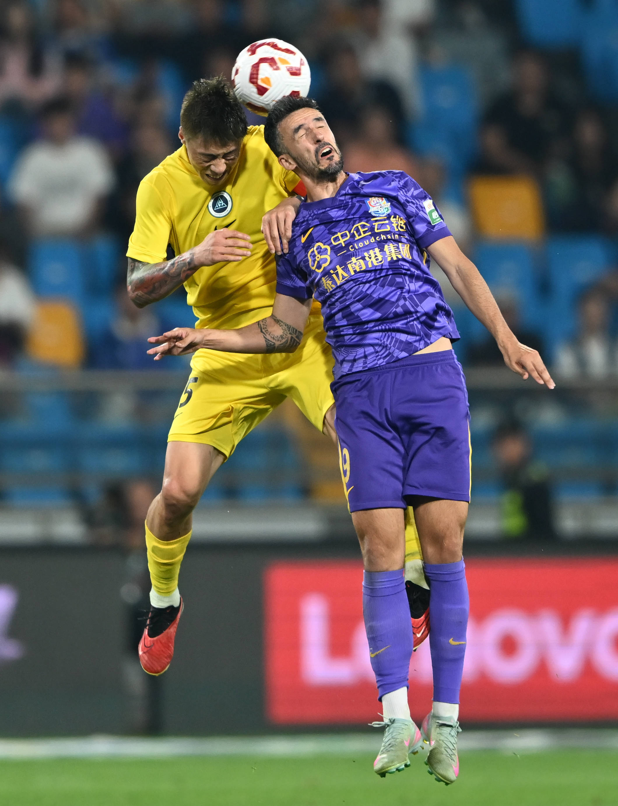 旭旭宝宝花2500万举办粉丝见面会，被质疑是作秀？回应有上亿资产不搬大城市的原因，引发热议！