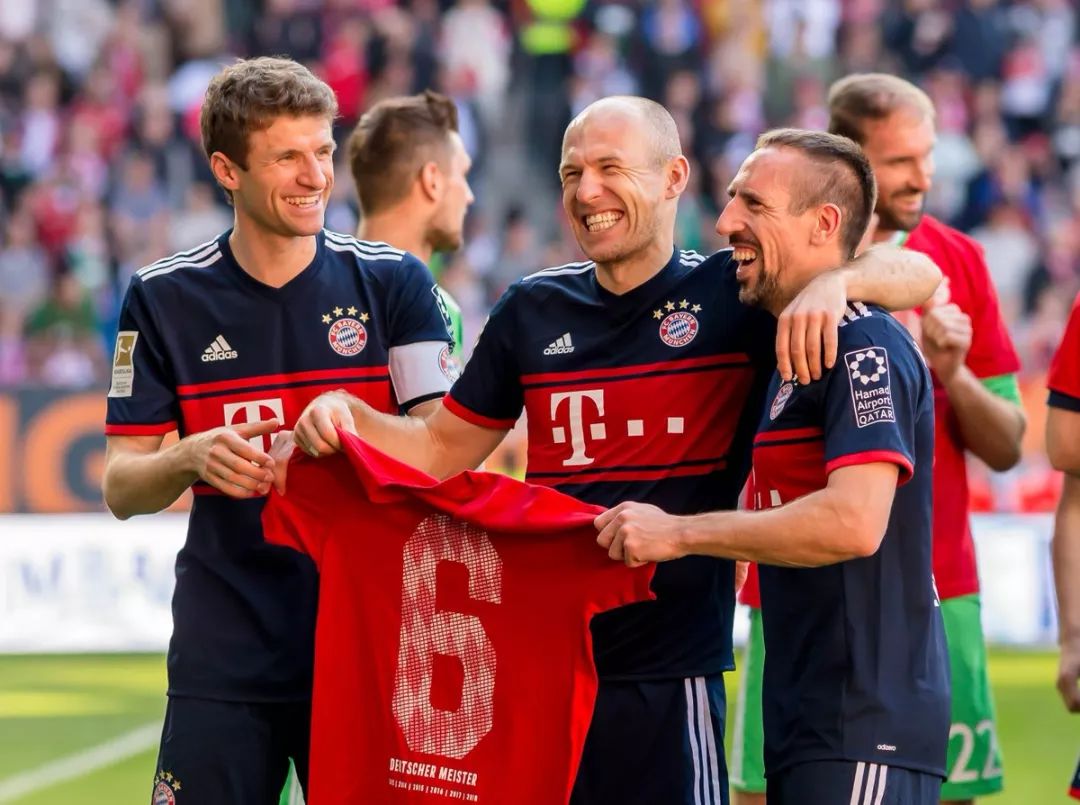 争议！阿森纳4500万红星推搡+用球砸利物浦重伤边卫 引爆两队冲突